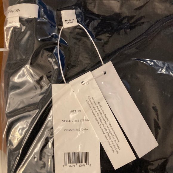 🥰 NWT VINCE 100% cashmere lightweight sweater in deep marine (1X) - Picture 2 of 2